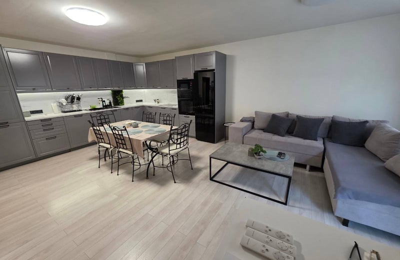 Miete einer stilvollen 2-Zimmer-Wohnung, Sarafovo, Burgas, Bulgarien